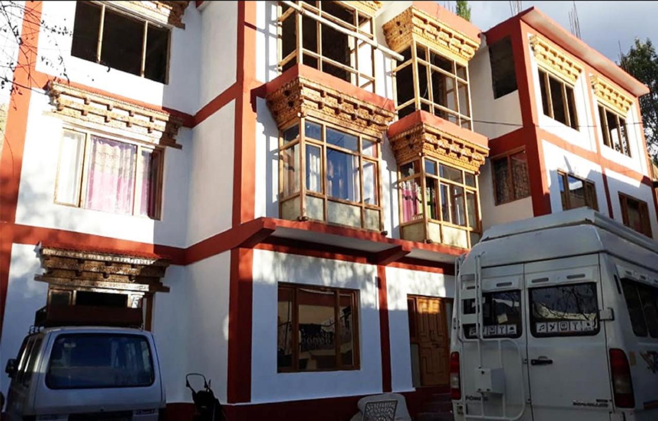 Hotel The White Yak Leh Exterior foto